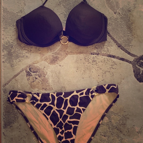 VS Bikini - Picture 1 of 3